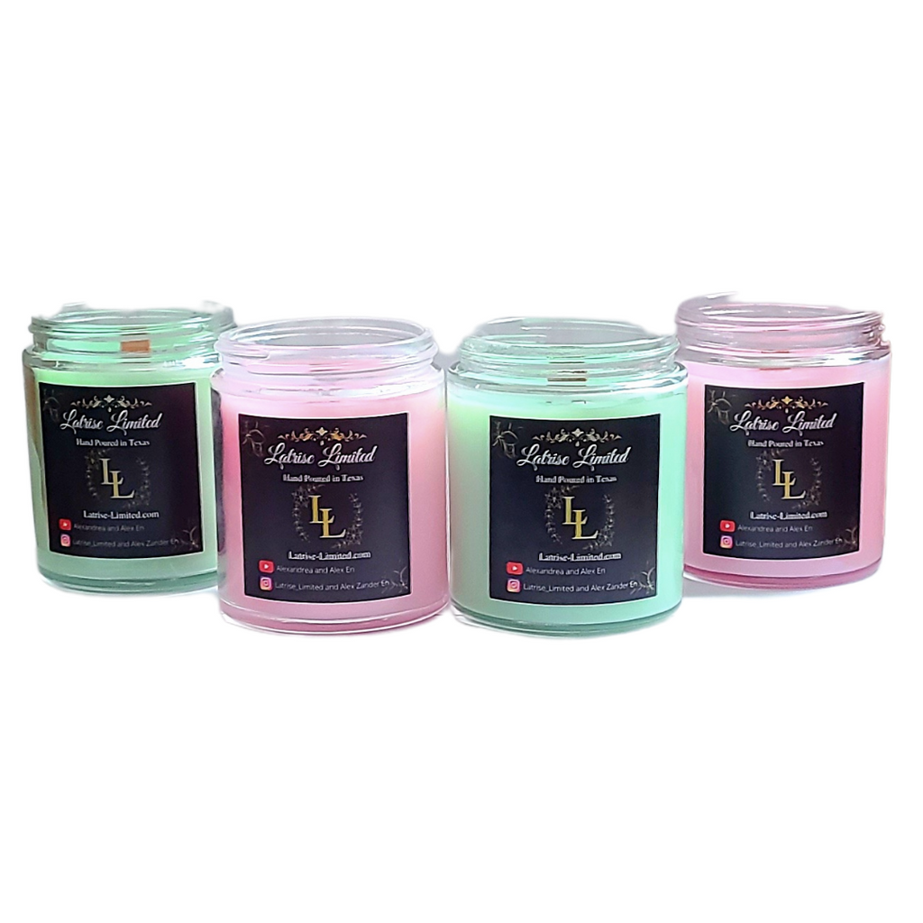 There are 4 candles. Two Sweet Roses and two in Sage and Vanilla. The colours alternate: green, pink, green, pink. 